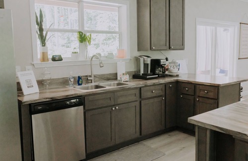 Hendersonville House | The Charming Place A peaceful place near Hendersonville, with game room, hot tub and pet friendly!