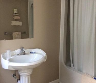 West Chatham Hotel | The Chatham Motel