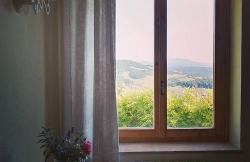 Radicondoli Apartment | The cherry tree Podere il Giglio: Romantic apartment on the hills and swimming pool