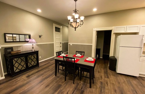 Osceola Apartment | The Chestnut on the Square Historic Loft A
