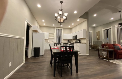 Osceola Apartment | The Chestnut on the Square Historic Loft A