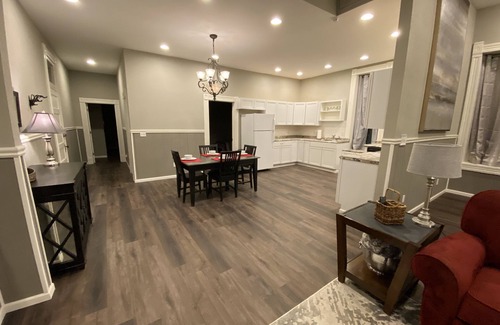 Osceola Apartment | The Chestnut on the Square Historic Loft A