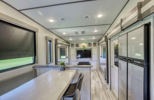 Nemo House | The Chickadee: King Bed · Great Location · Near Trails · Amazing View