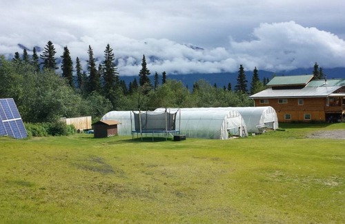 McCarthy House | The Chitina at Currant Ridge - A Roomy Log Home!