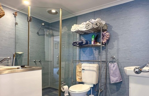 Acton Park House | The CHOOKSHED Summary