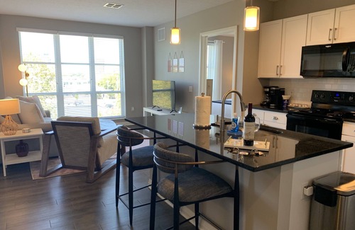 Downtown Columbus Apartment | The City View Suite | Garage Parking | Top Floor!