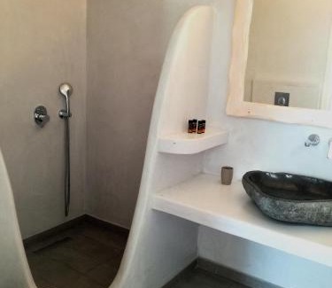 Megalochori Apartment | The Cliff Reflections - Adults Only