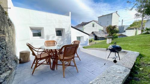 Porto do Barqueiro House | The Cliffs - La Maison du Puits