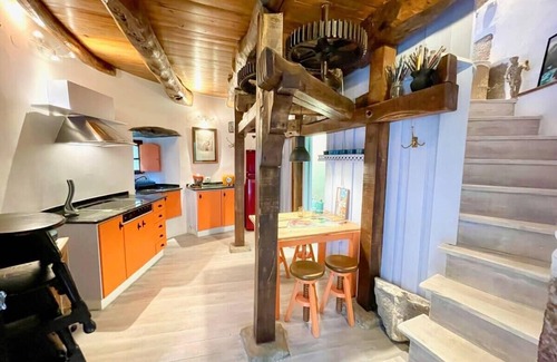 Porto do Barqueiro House | The Cliffs - The Painted Mill