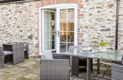 Bryngwran Cottage | THE COACH HOUSE, pet friendly, character holiday cottage in Rhosneigr