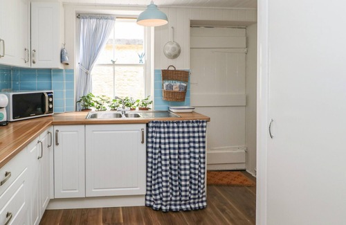 Riding Mill Cottage | THE COACH HOUSE, with a garden in Corbridge