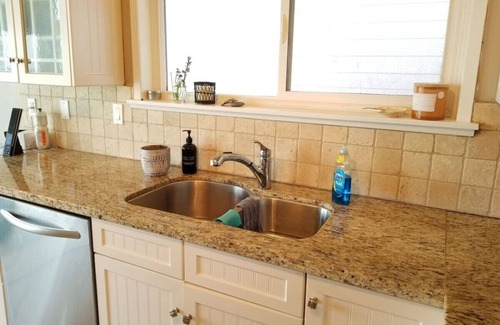 Point Roberts House | The Coastal Cottage - Direct Beach Access
