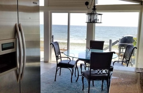 Point Roberts House | The Coastal Cottage - Direct Beach Access