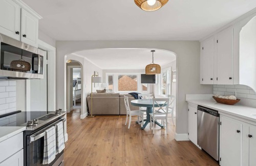 Scarborough Apartment | The Coastal Nest – Stay for 5!