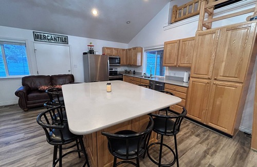 Geneva Cabin | The Cokeville Cabin & Ranch - 100 Acres of Solitude