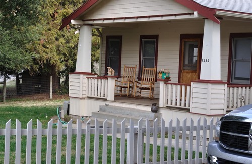 Atascadero Cottage | The Colony Cottage - Rural setting close to town.