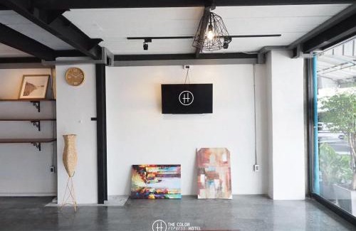 Nakhon Si Thammarat Hotel | The Color Express Hotel