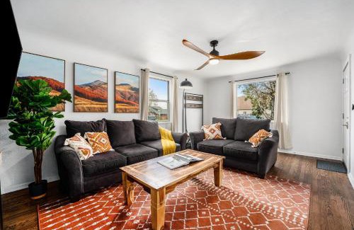Denver House | The Coloradical Crashpad! W Fire Pit & Hot Tub