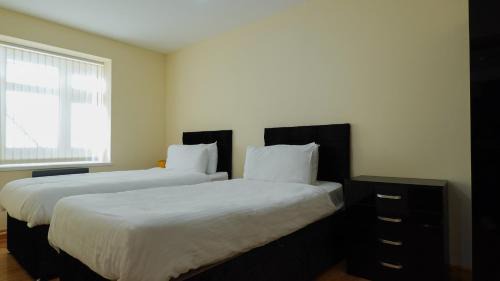 Old Trafford Apartment | The ComfortGrove Apartment