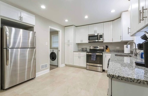Worth House | *The Comfy King Ranch*King Bed Suite*Fast Wi-Fi