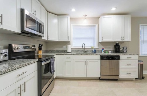 Worth House | *The Comfy King Ranch*King Bed Suite*Fast Wi-Fi
