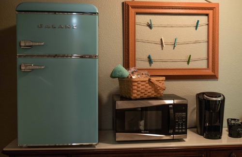 Stephenville House | The Compass, Entire House with World Travelers Theme near TSU