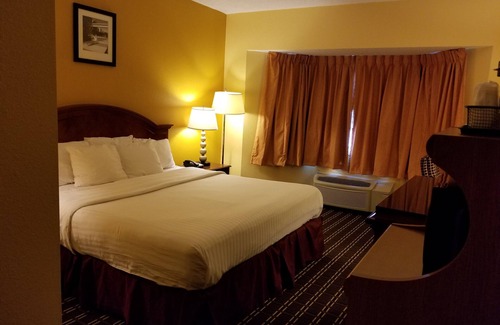 Owosso Hotel | The Comstock Inn and Conference Center