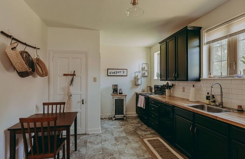 Conestoga House | The Conestoga Cottage | Hot Tub, Rustic Charm, Near Downtown Lancaster