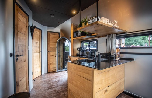 's-Hertogenbosch Boat Rental | The Coon floating home/ecolodge