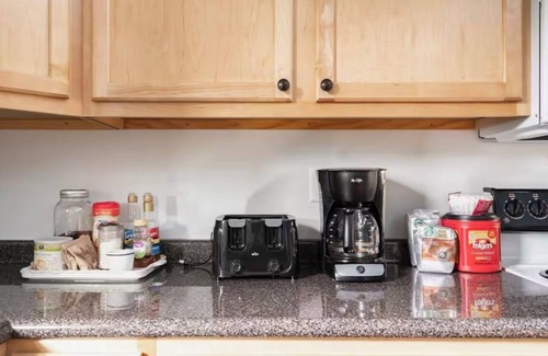 Columbus Apartment | "The Coop" Near Easton Town Center Columbus, OH