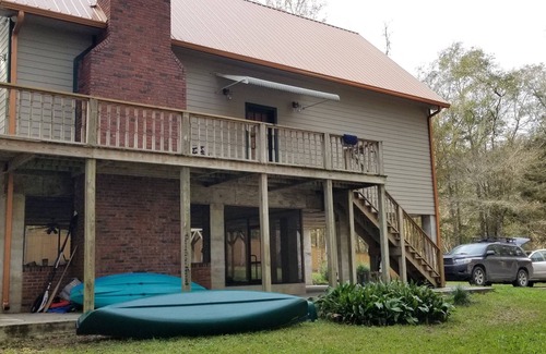 Branford House | The Coppertop Inn on The Ichetucknee River Pets are Welcome 50 per pet fee