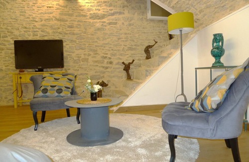 Centre Sud Apartment | The Cordeliers/Duplex for 4/Hyper Center!