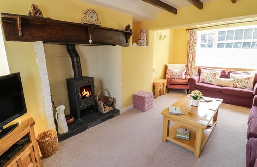Pensax Cottage | THE CORNER HOUSE, family friendly, luxury holiday cottage in Pensax