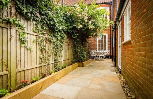 Southwold House | The Cornerstone - Two Bedroom House, Sleeps 4