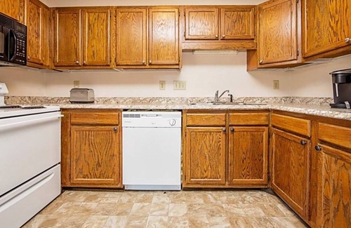 Fayetteville Cottage | The Coronation Guest House