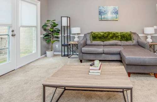 Fayetteville Cottage | The Coronation Guest House