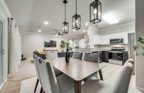 Little Elm House | The Côte Haven | A Luxury And Cozy Home Experience 3BD/2BATH