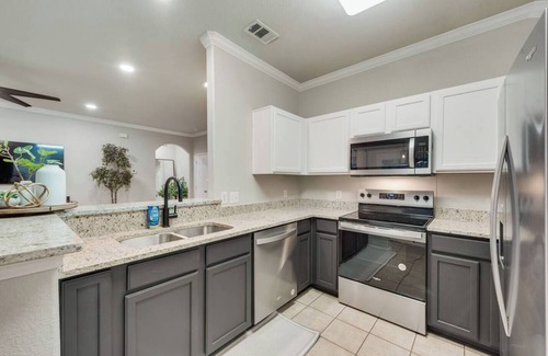 Little Elm House | The Côte Haven | A Luxury And Cozy Home Experience 3BD/2BATH