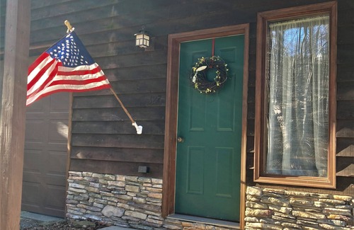 Racine Cottage | The Cottage at Lake Tranquility