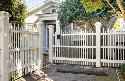 Downtown Charleston Cottage | The Cottage at Saint Philip Square, One Block to King, Charming Private Hideaway