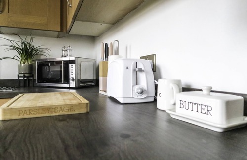 Bebington Cottage | The cottage is a short walk to the Station, with trains to Liverpool/chester,