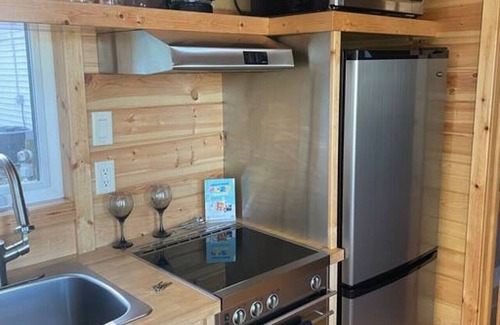 Northwest Orlando House | The Cottage Lakefront Tiny Home 6 plus month Rental