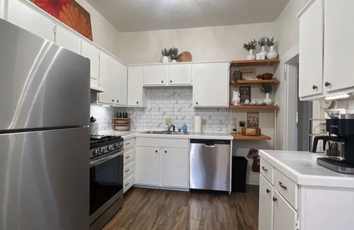 Conway House | The Cottage on College in Downtown Conway. Remodeled 1937 cozy & unique home.