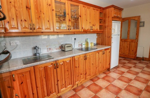 Quilty Cottage | THE COTTAGE, pet friendly, with open fire in Quilty, County Clare