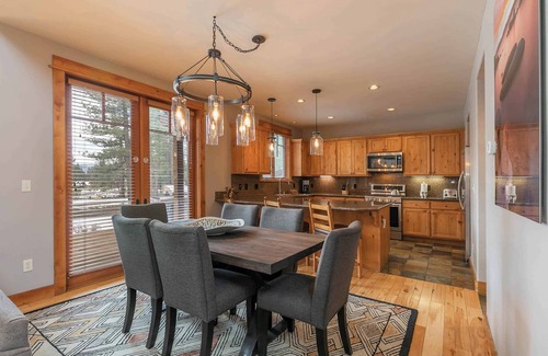 Truckee House | The Cottages ~ Golf, Pool, Play ~ 2-Bedroom