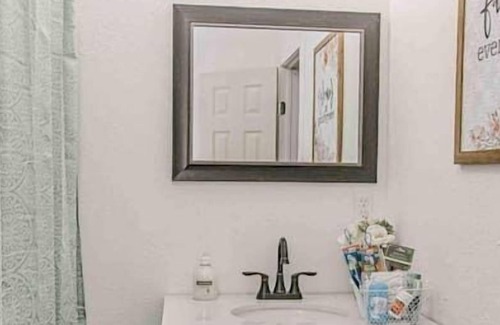 Amarillo House | The Country Cottage - Unit B - Located off I-40