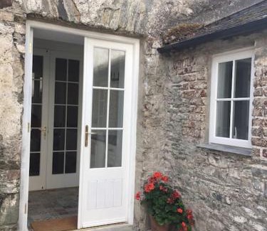 Moone Apartment | The Courtyard at Moone