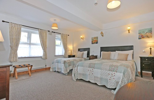 Bunratty House | The Courtyard B&B