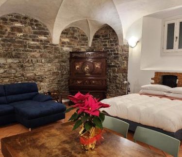Garlate Apartment | The courtyard of the 6 arches