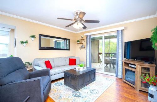 Indian Point Apartment | The Cove 19-1 By SDC, Big Deck, Pool, Hot Tub, By Lake